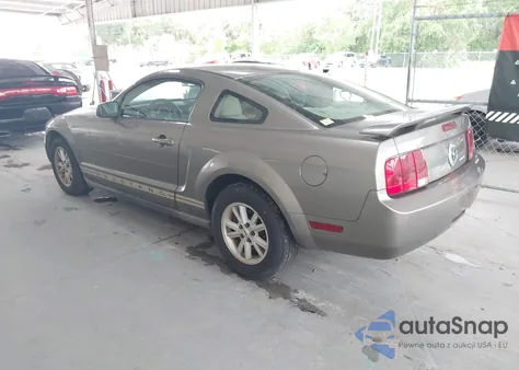 2005 Ford Mustang V6 Deluxe/V6 Premium из США, поврежденный, VIN 1ZVFT80N055154615